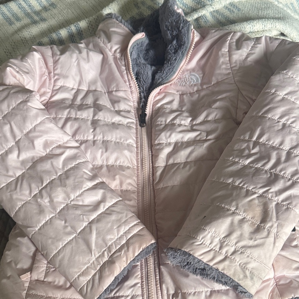 The North Face Kids Light Pink Puffer Jacket size Medium. 10-12